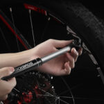 POMPKA ROWEROWA ALUMINIOWA NA RAMĘ ROCKBROS JG-1040 - obrazek 4