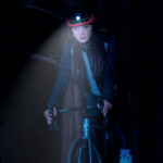 Kask rowerowy z oświetleniem LED ZK-077