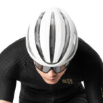 Kask rowerowy z zapięciem magnetycznym LK-79